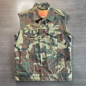 Levi's Camouflage Vest